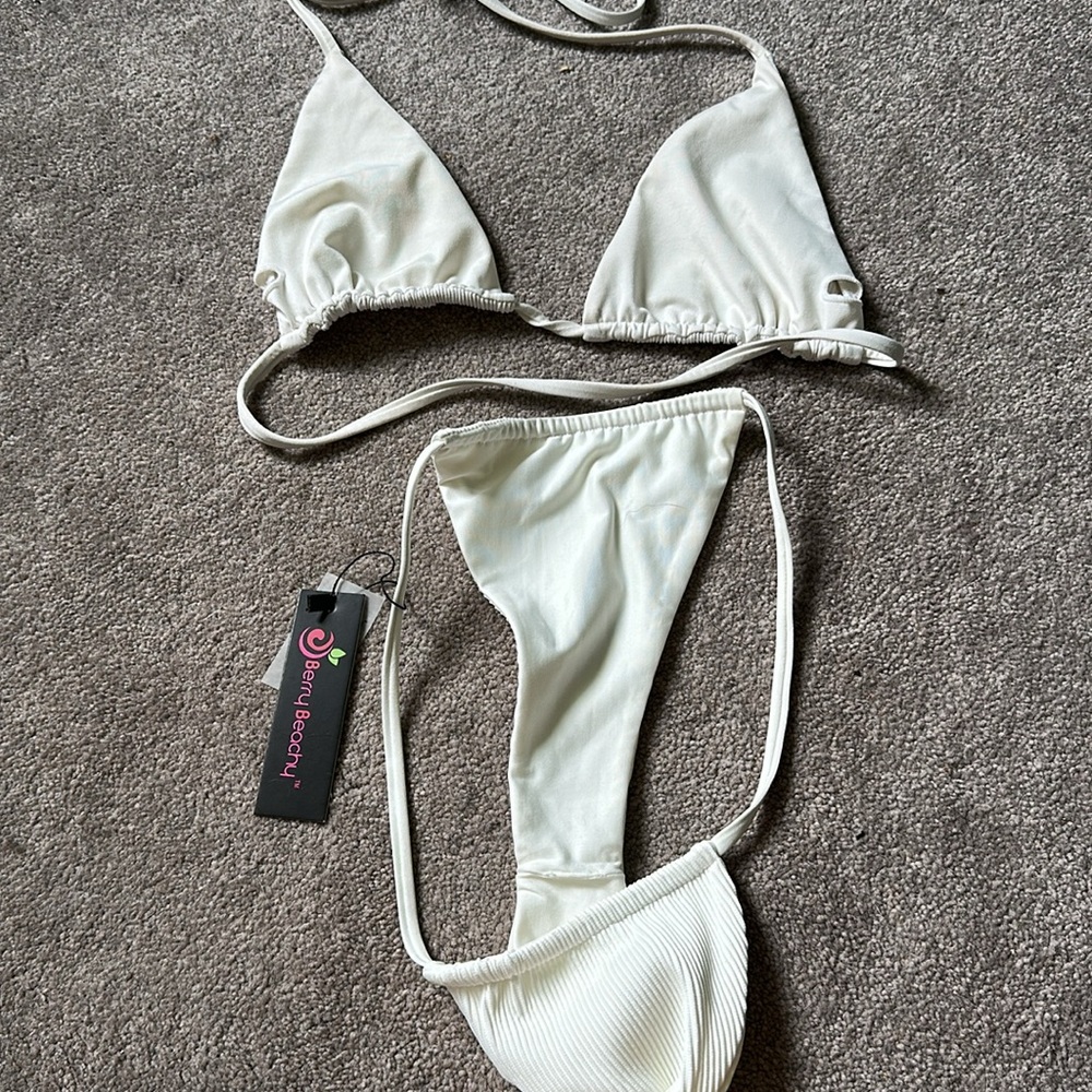Berry Beachy Bikini - Picture 2 of 3